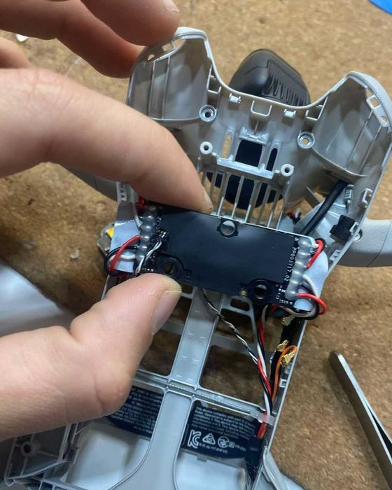 Ремонт на дронове