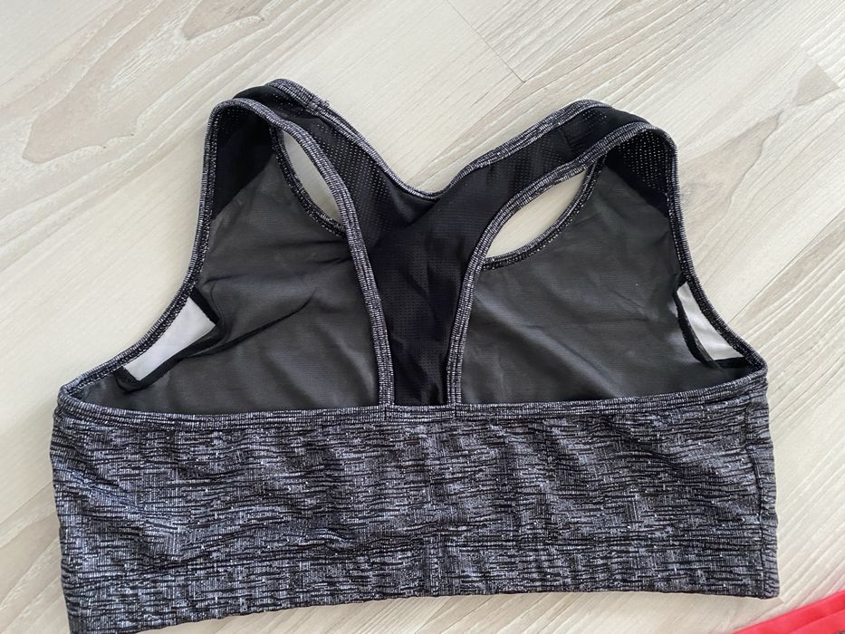 Vand costum fitness 3 piese marime L