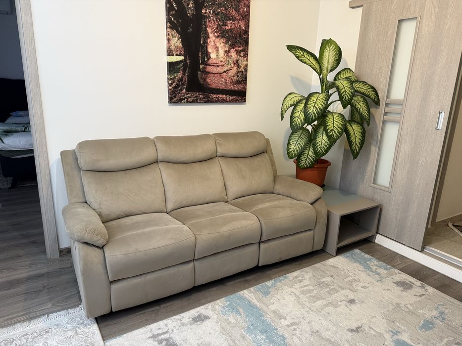 Vand Canapea trei locuri