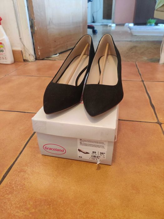 Pantofi de dama din piele intoarsa