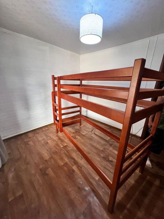 двухъярусная кровать