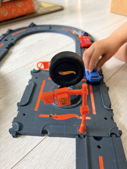 Трек ОРИГИНАЛ HOT WHEELS CITY городские игрушки трек трасса HDN95
