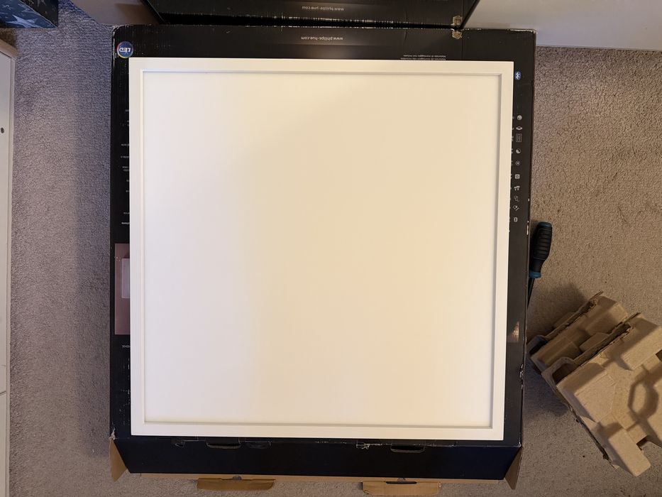 Plafoniera smart Philips Hue Aurelle 60x60 White Ambiance + telecomanda