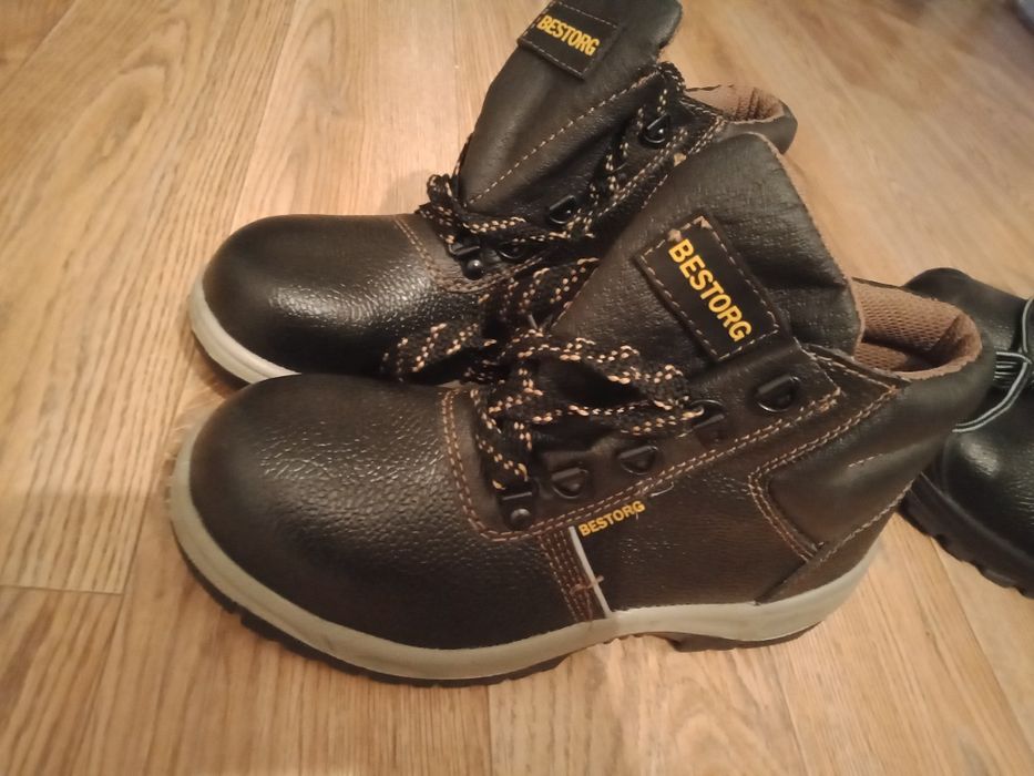 Зимний комбинезон и спецобуви