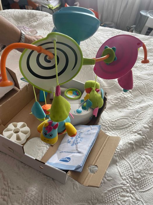 Бебешка музикална играчка за легло Tiny Love