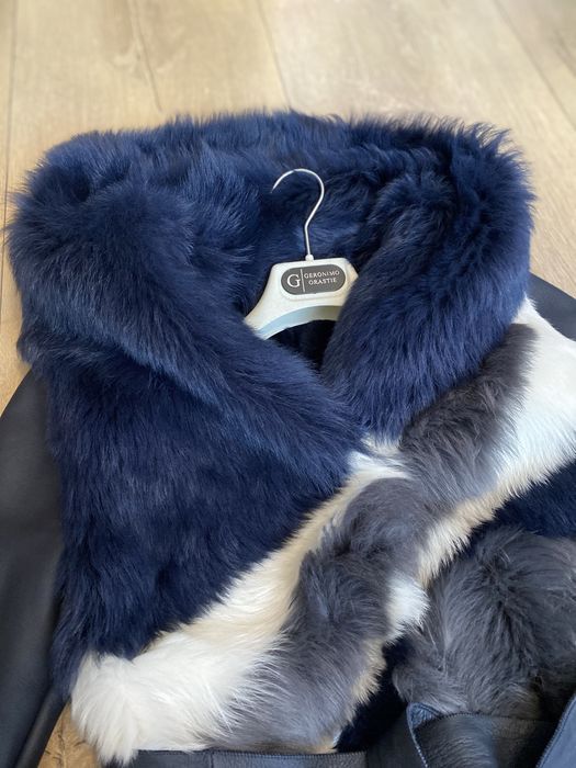 Vând haina de blana cu piele marimea Xs -S