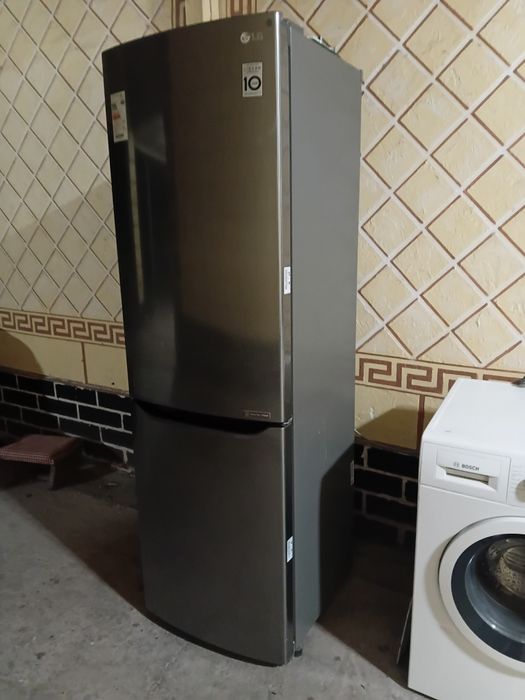 Продаётся Холодильник LG