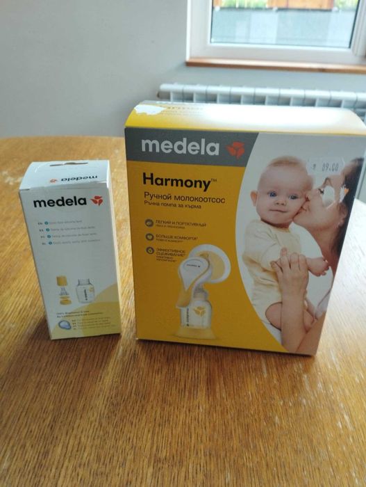 Medela Двуфазна ръчна помпа за кърма Harmony
