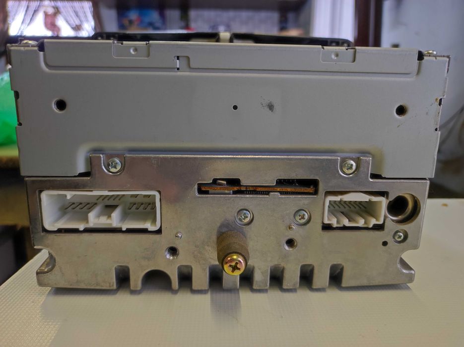 Радио за мазда 5 2005-та година