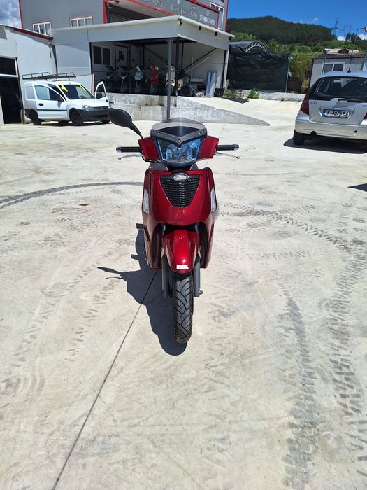 Продава се скутер 50 кубика