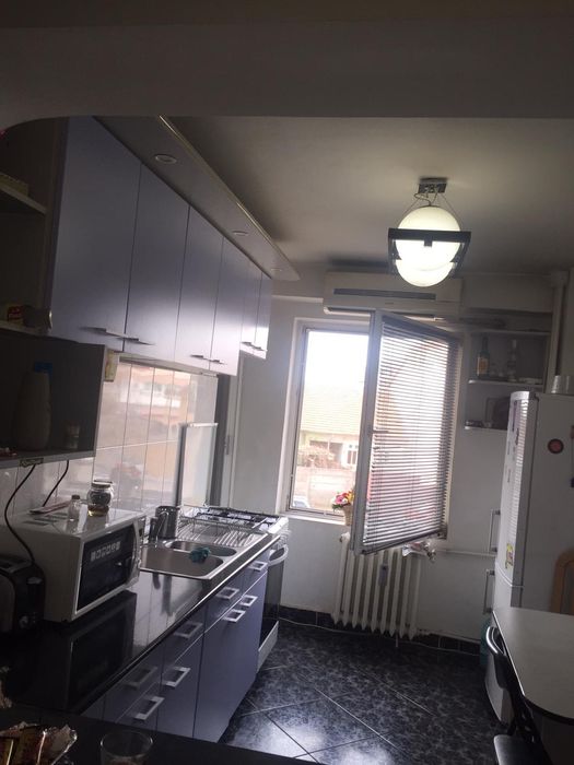 Închiriez apartament 3 cam in Cantemir 350Euro
