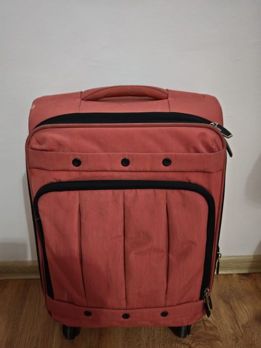 Дорожный чемодан