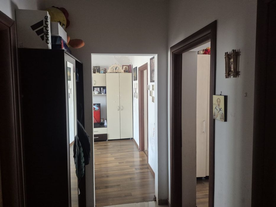 Vând apartament 3 camere