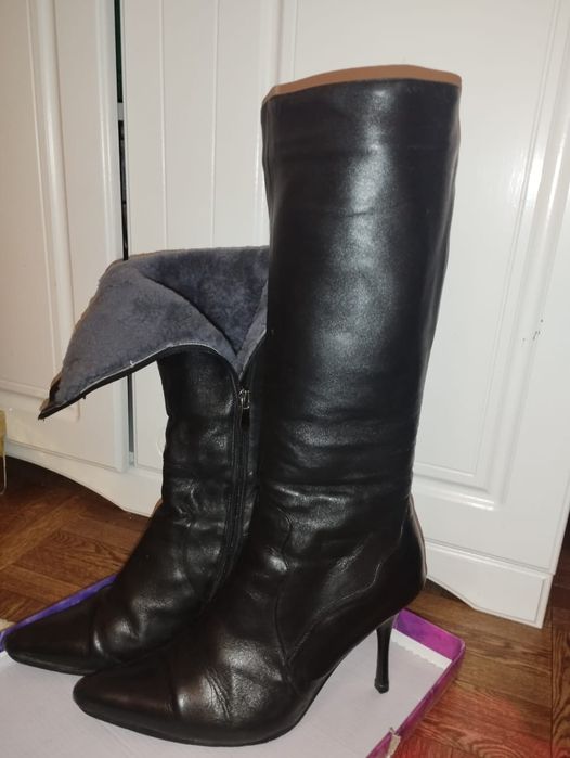 Продам женские сапоги