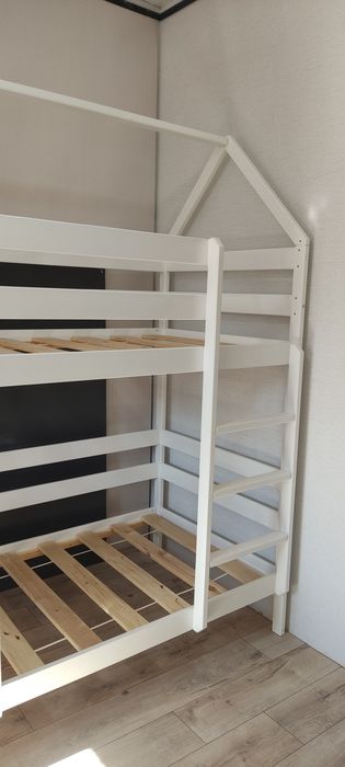 Двухъярусная кровать