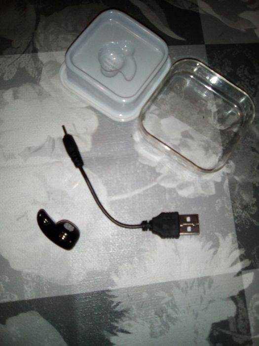 Блутут слушалка телефон