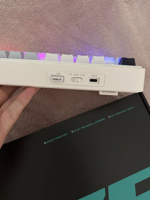 Tastatura aula f75