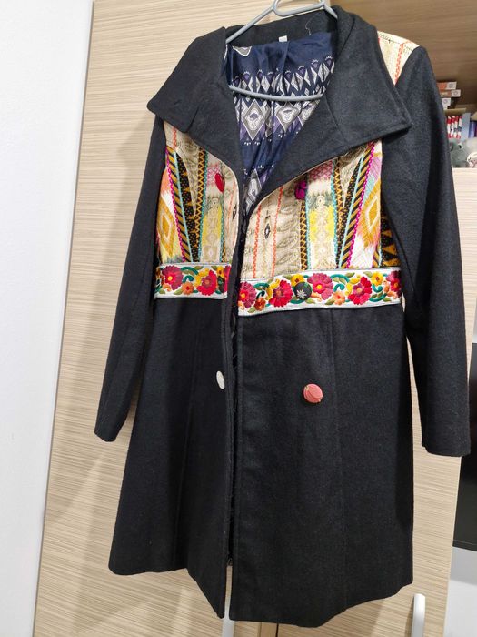 Palton lana cu broderie Sadhana