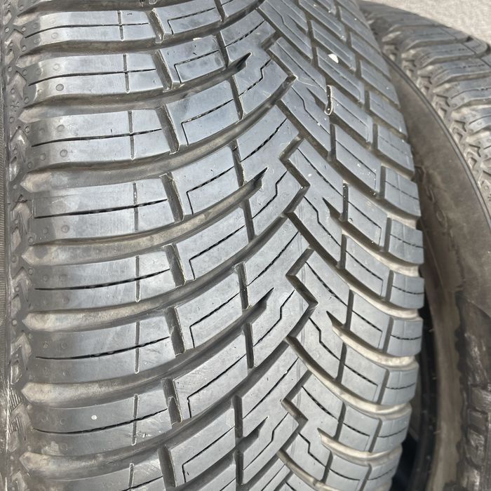 235 55 18 PIRELLI взесезонни дот 24