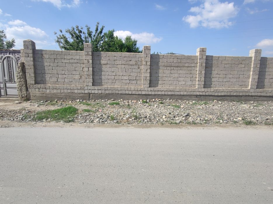 Yer sotiladi. Chortut. Koʻchani usti.