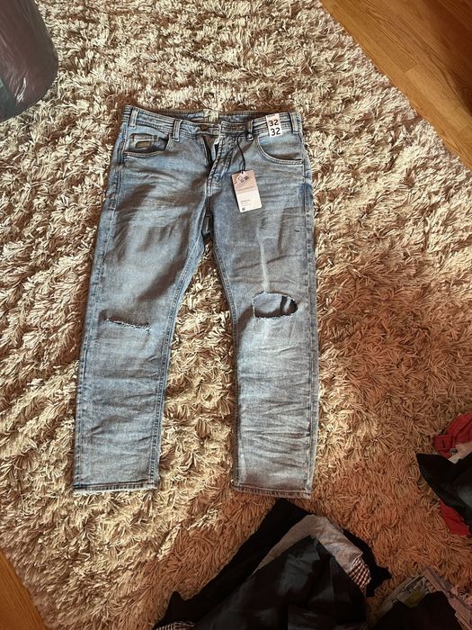 Blugi rupti cu eticheta din cropp