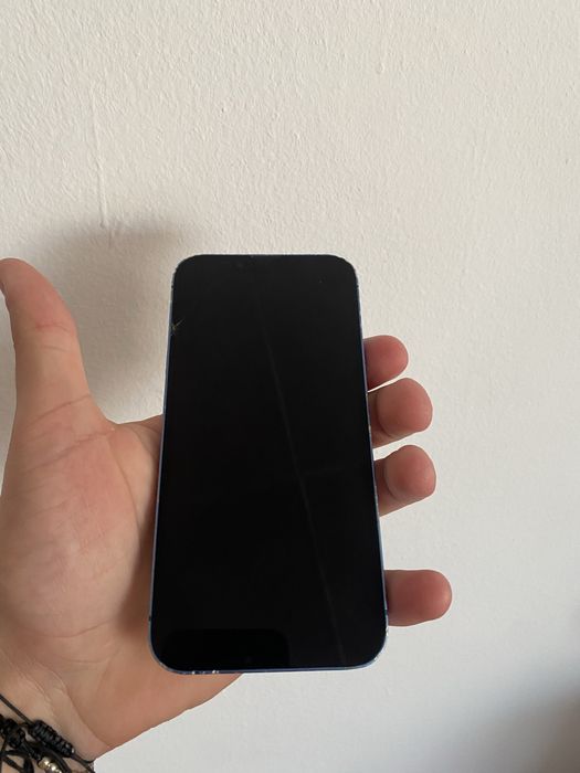 Iphone 13 albastru