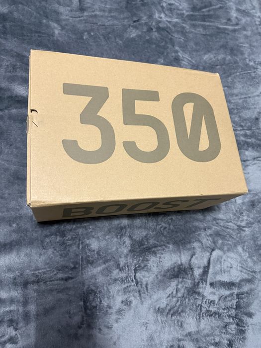Adidas Yeezy 350 V2 Tail Light 41 1/3
