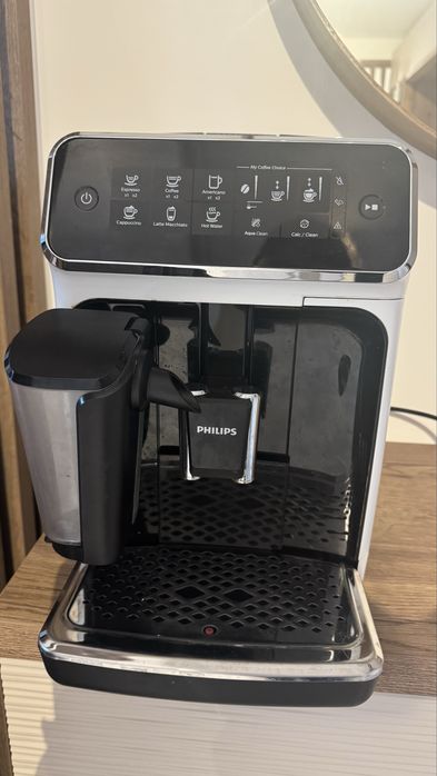 Espressor automat Philips LatteGo EP3243/50