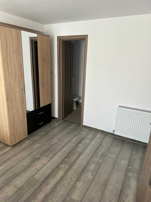 Închiriez apartament cu 3 camere în centrul Bistriței,