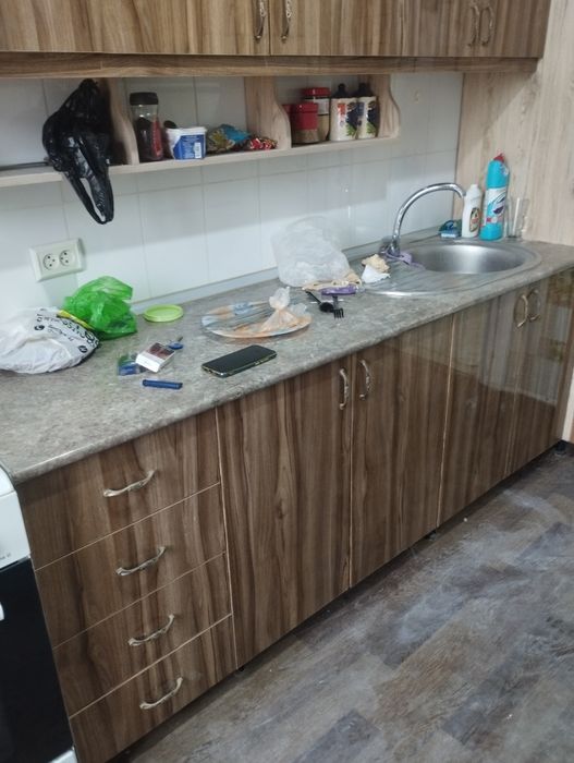 Kuxiniy mebel sotiladi