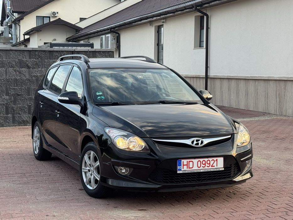 HYUNDAI i30 2012