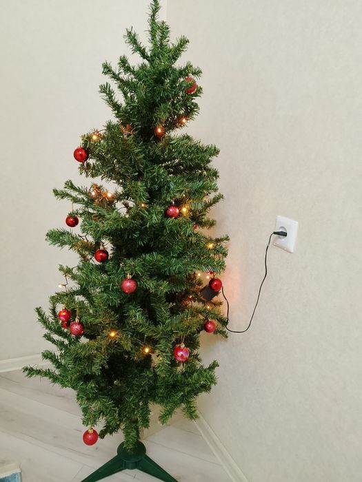 Продам искусство. ёлку