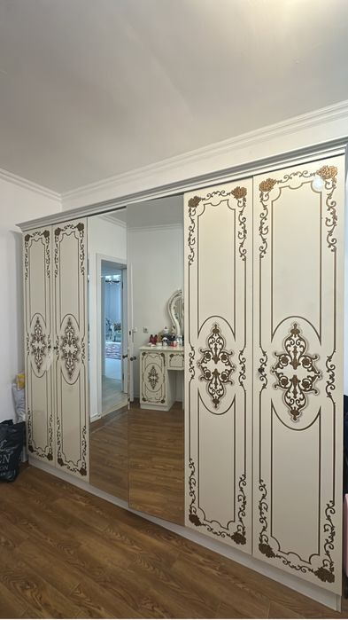 Срочно продам спальный гарнитур!