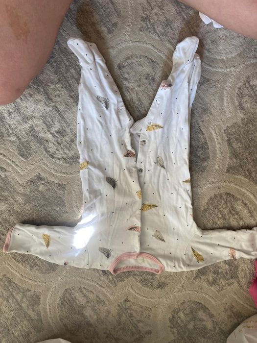 Детские вещи на девочку от нуля до года