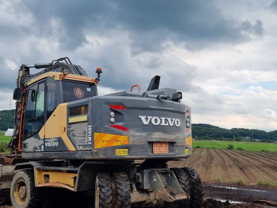 Экскаватор сотилади Volvo EW140E 2016