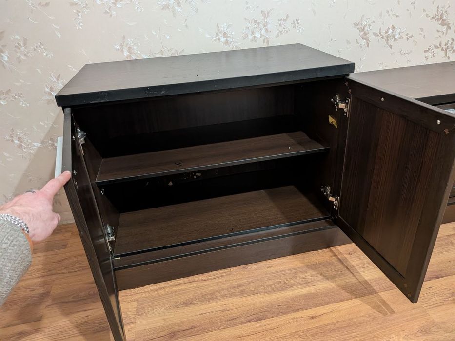 Продам стенку-шкаф для телевизора