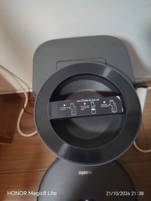Robot aspirare/spălare Eureka NER  E 10 S