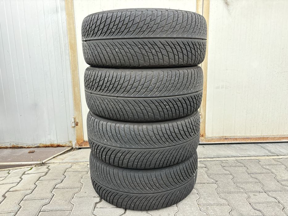4бр Почти нови зимни гуми MICHELIN 245/40/19 DOT2522