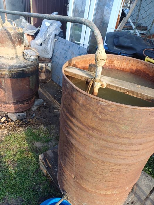 Vând cazan de făcut tuica 100 l set complet