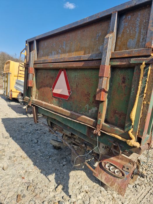 Remorca auto cu a 5.a roata