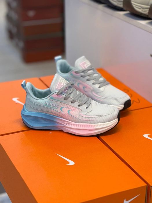 Женские кросовки