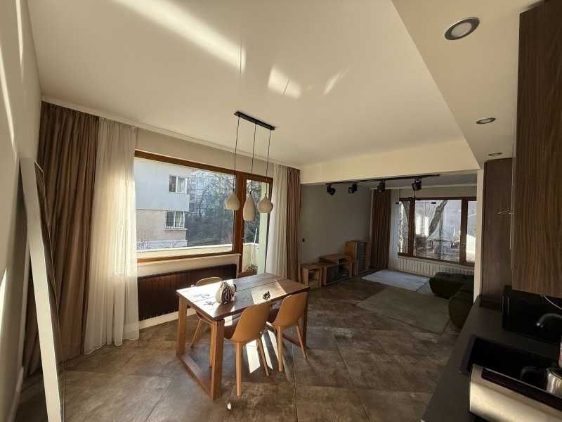 Дава се под наем Тристаен апартамент в София, Лозенец - 90 кв.м за 1047.03 € - Снимка #2