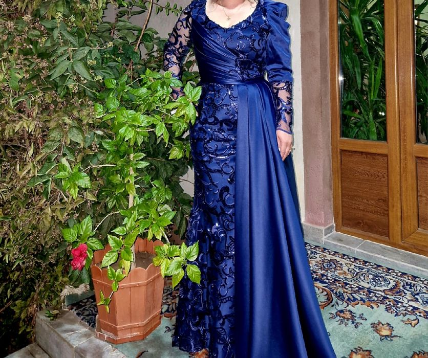 Vând rochie făcută pe comandă