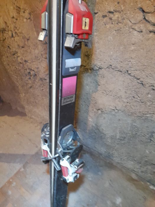 Ски с автомати, щеки и ски обувки