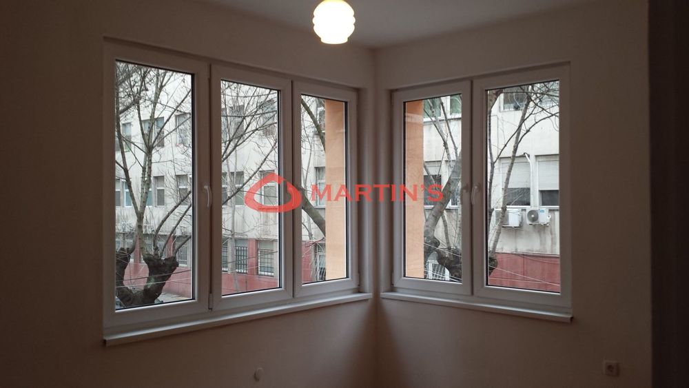 Продава се Тристаен апартамент в София, Център - 135 кв.м за 3889 €/кв.м - Снимка #2