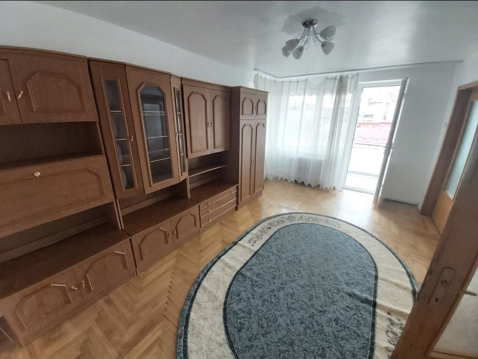 Închiriez apartament 2 camere DOROHOI ZONA CENTRALA