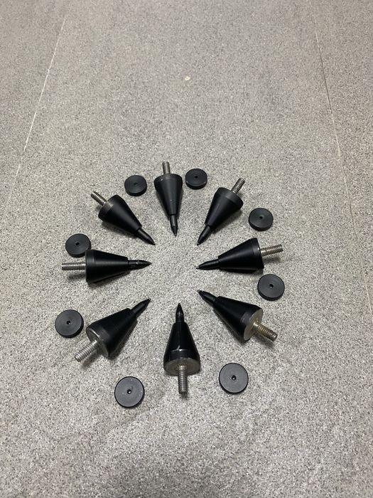 Vand set de 8 spike-uri pentru boxe Infinity Kappa 9.2