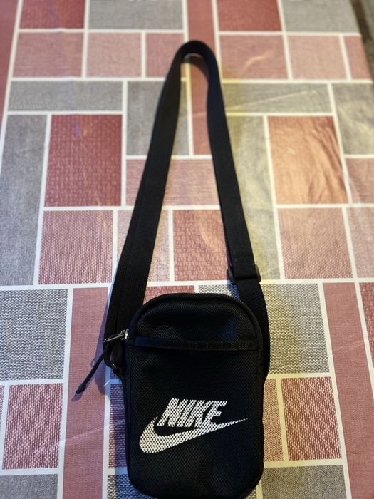Малка чантичка на NIKE