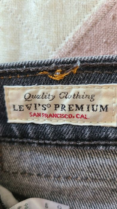 Джинсы Levi's  женские