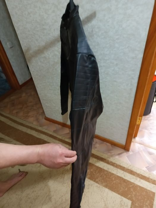 Продам куртка новая